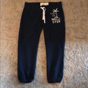 WOMEN’S HOLLISTER SWEATS